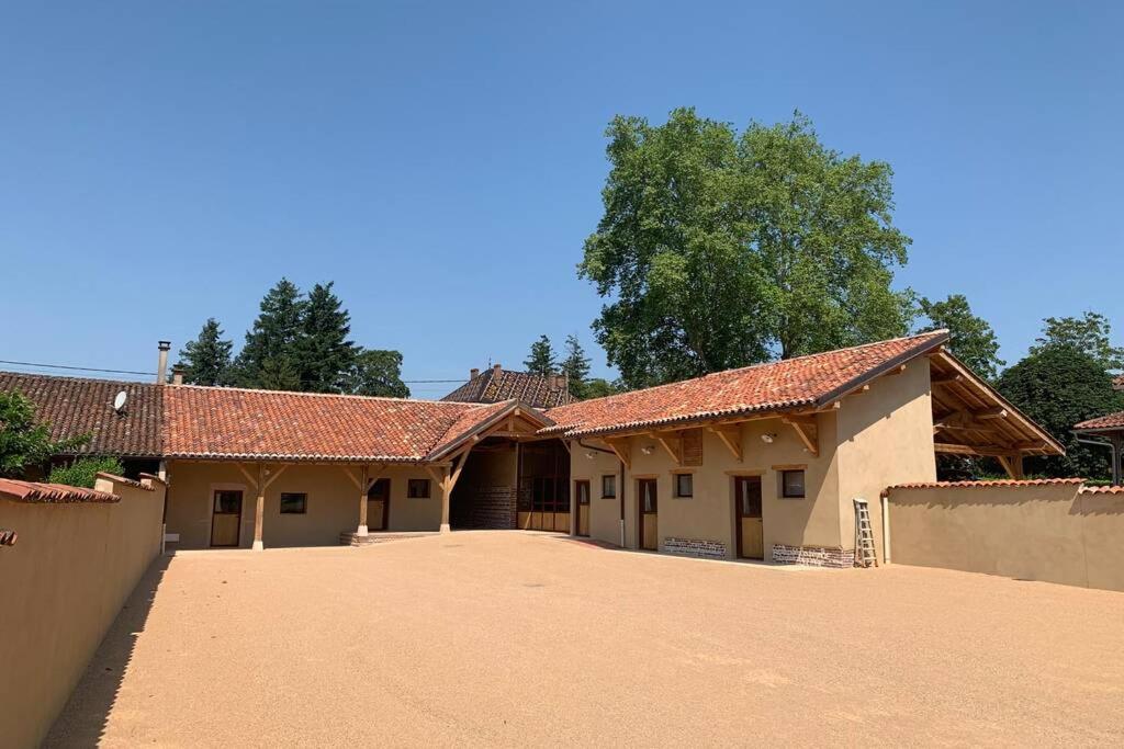 Ancien Haras Refait A Neuf A 3 Km De Vonnas Villa Bagian luar foto